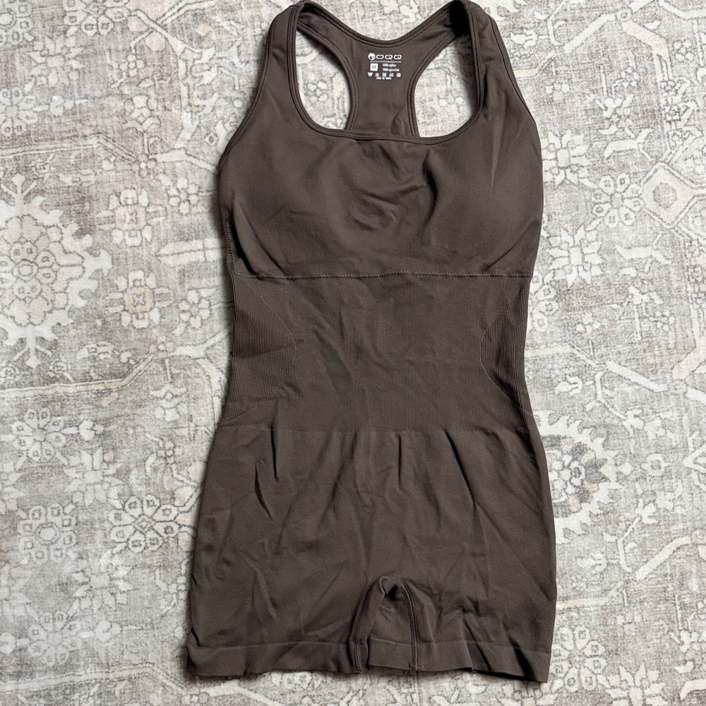 OQQ Brown Racerback Athletic Romper Women’s Size M - Picture 1 of 6